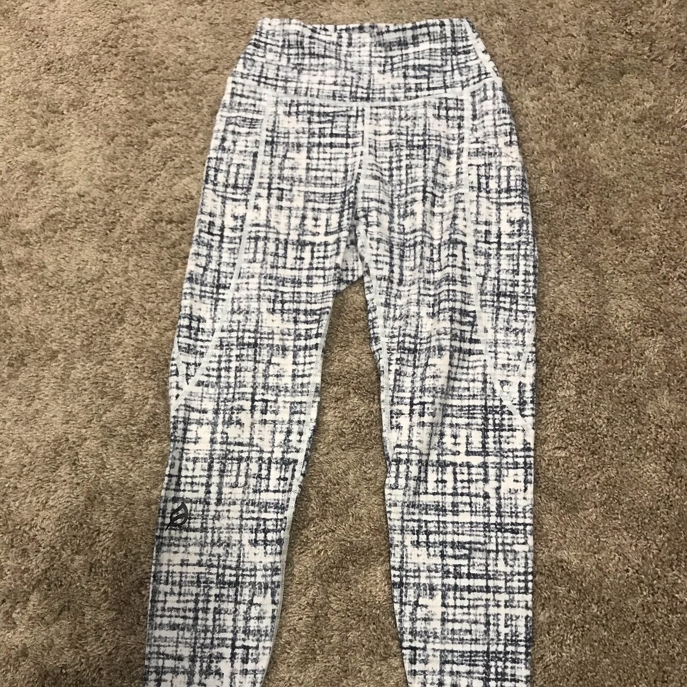 Ptula Alainah III Pocket Legging 23" Dynamic White